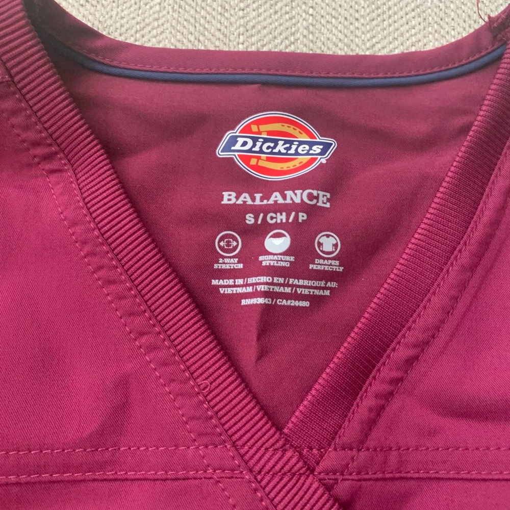 NWT women’s  scrub top